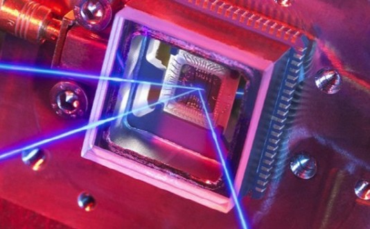 영국, GPS 대체 ‘양자 나침반’ 개발 중