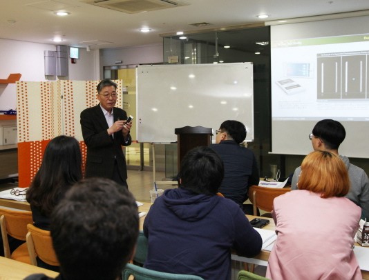 롤링스톤 대학, “물질을 빛으로, 빛에서 물질로” “구글은 데이터로 인간에 접근”