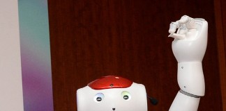 IBM, 왓슨·클라우드·보안·로봇 나오미 등 IT 인프라 최신 신기술 한 자리에