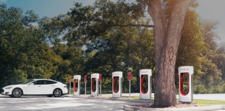 테슬라, 모델3 급속 충전소 ‘슈퍼차저’ 유료로 이용해야