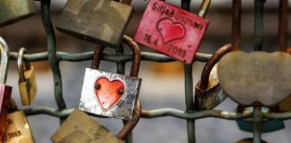 실연의 아픔을 치료하는 과학적인 방법은 정말 옳을까?